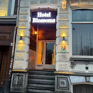 Blossoms Отель