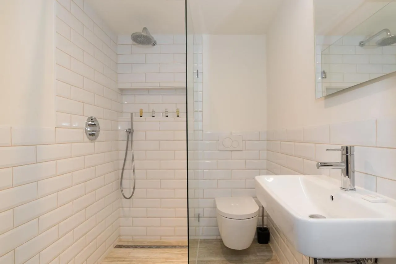 Twenty Five Rooms Amsterdam Bed & Breakfast